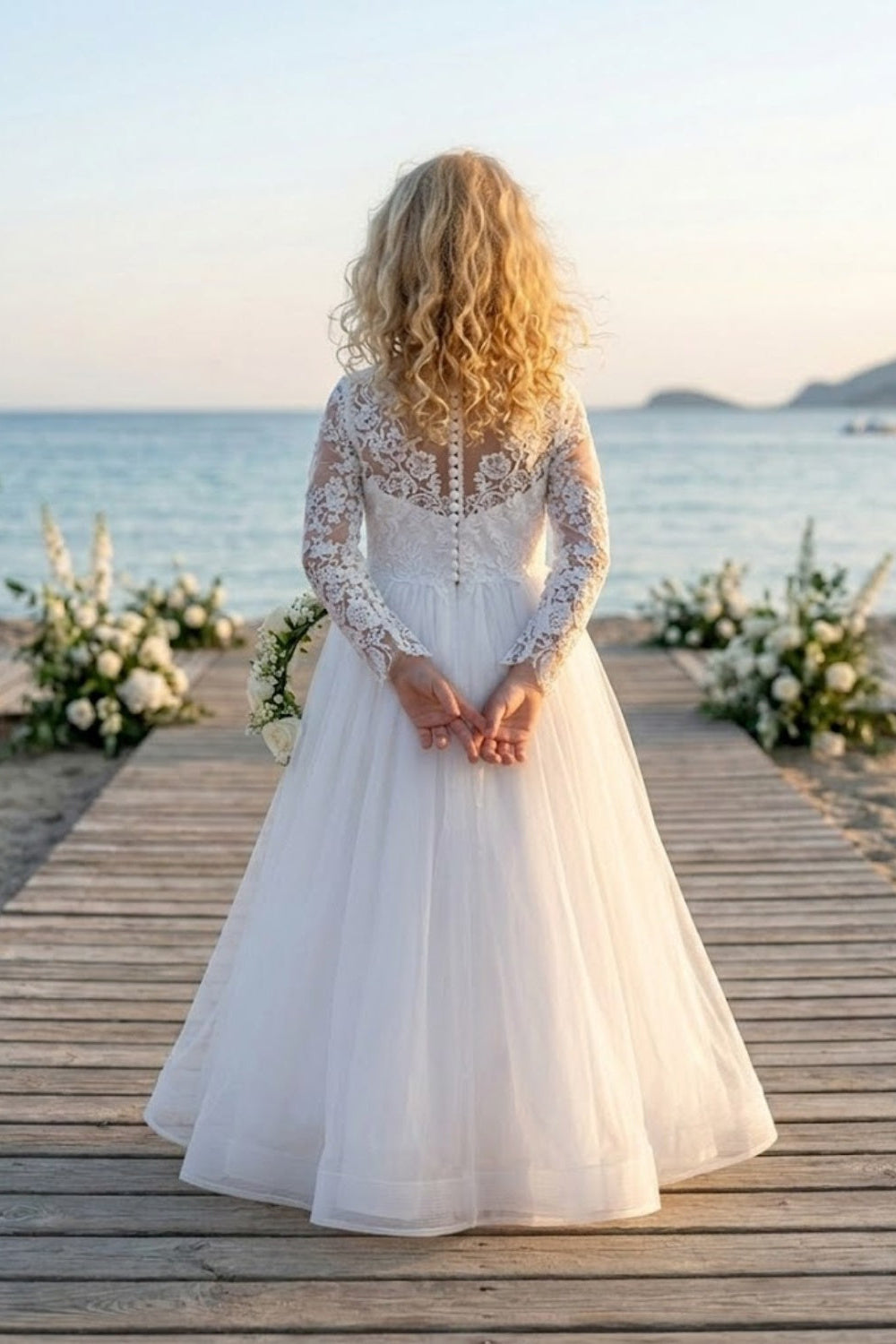 White A Line Round Neck Long Sleeve Tulle Flower Girl Dress