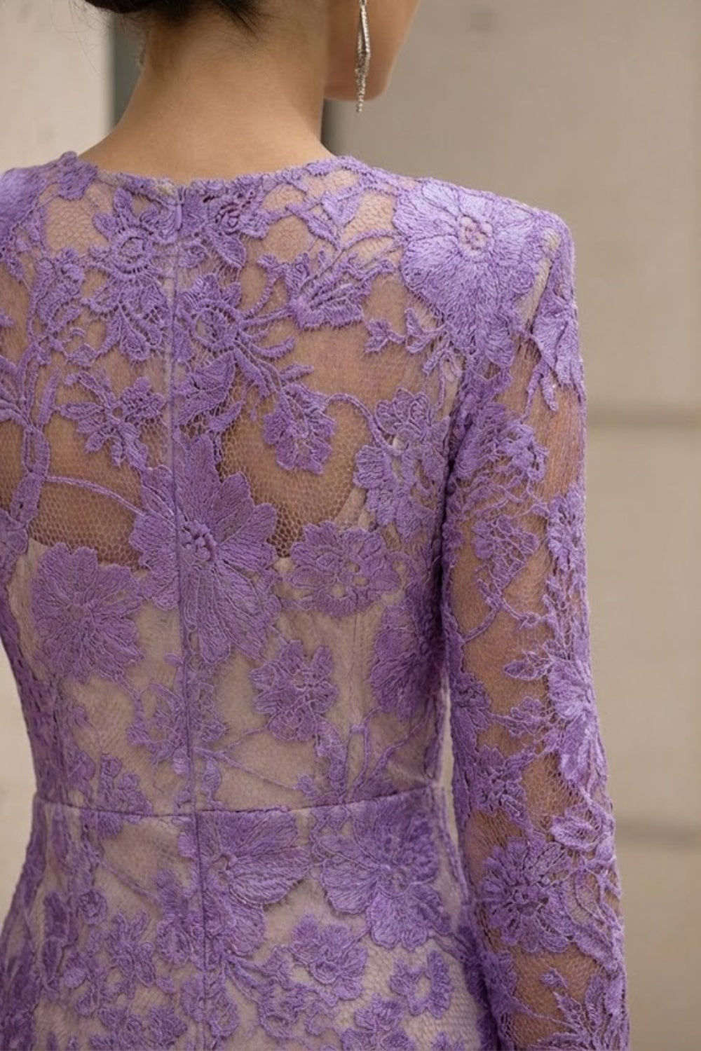 Purple Sheath Scoop Neck Short Prom Dress with Lace Appliques