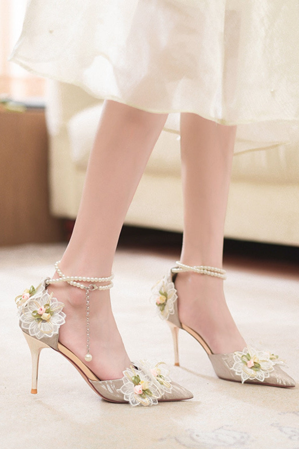 Silver Jacquard Pointed Heels Pearl Flower Detail