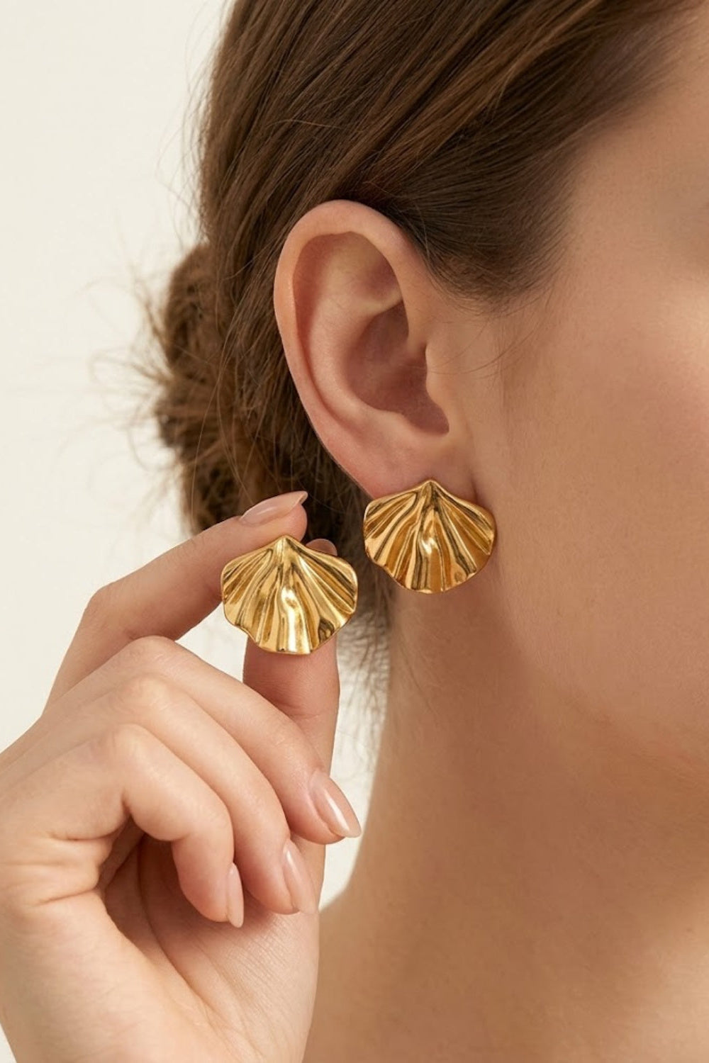 Gold Wavy Shell Stud Earrings
