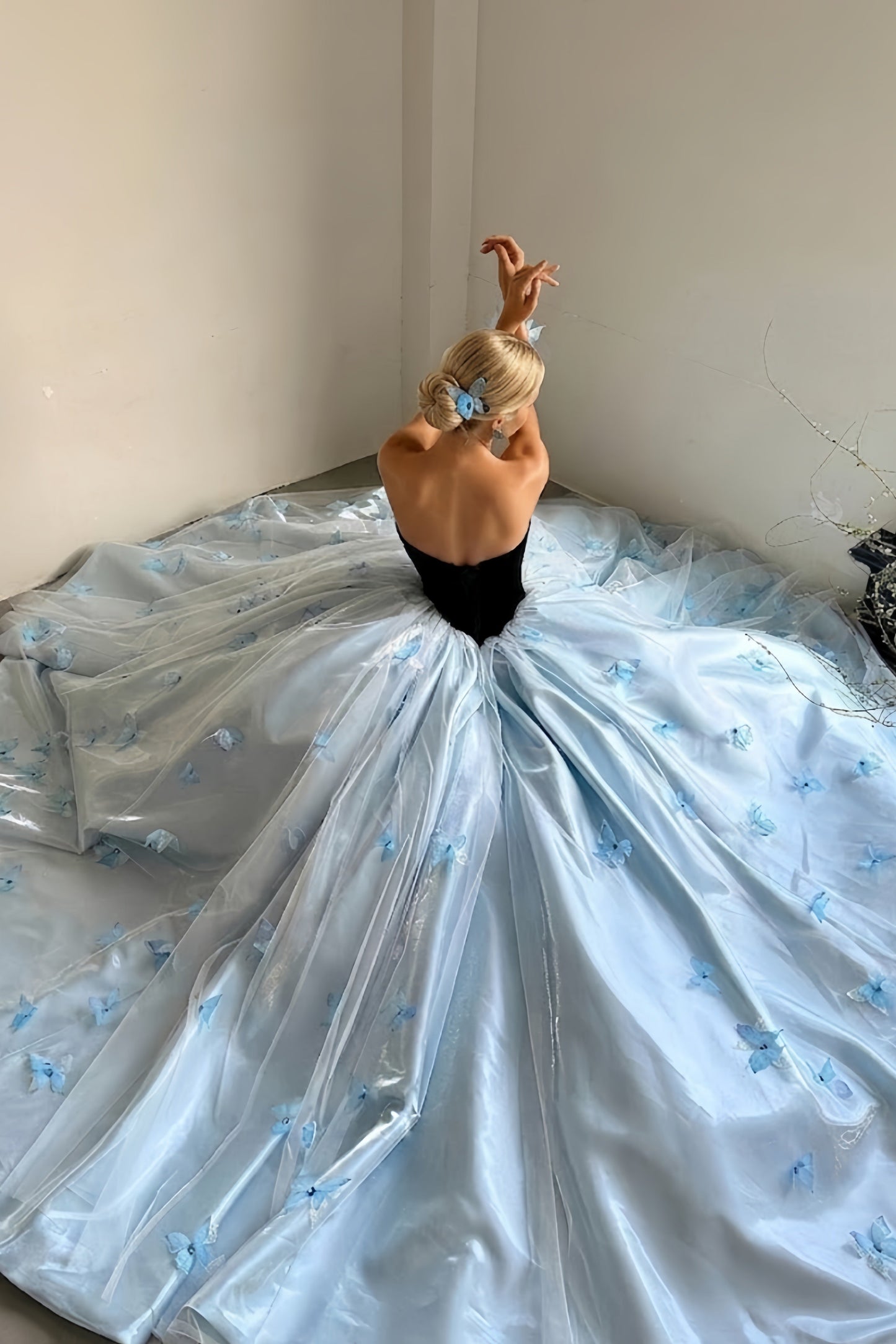 Blue Ball Gown Sweetheart Quinceanera Dress with 3D Butterflies